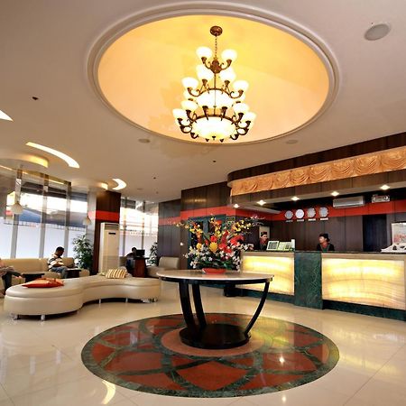 Eurotel Makati Makati City Bagian luar foto