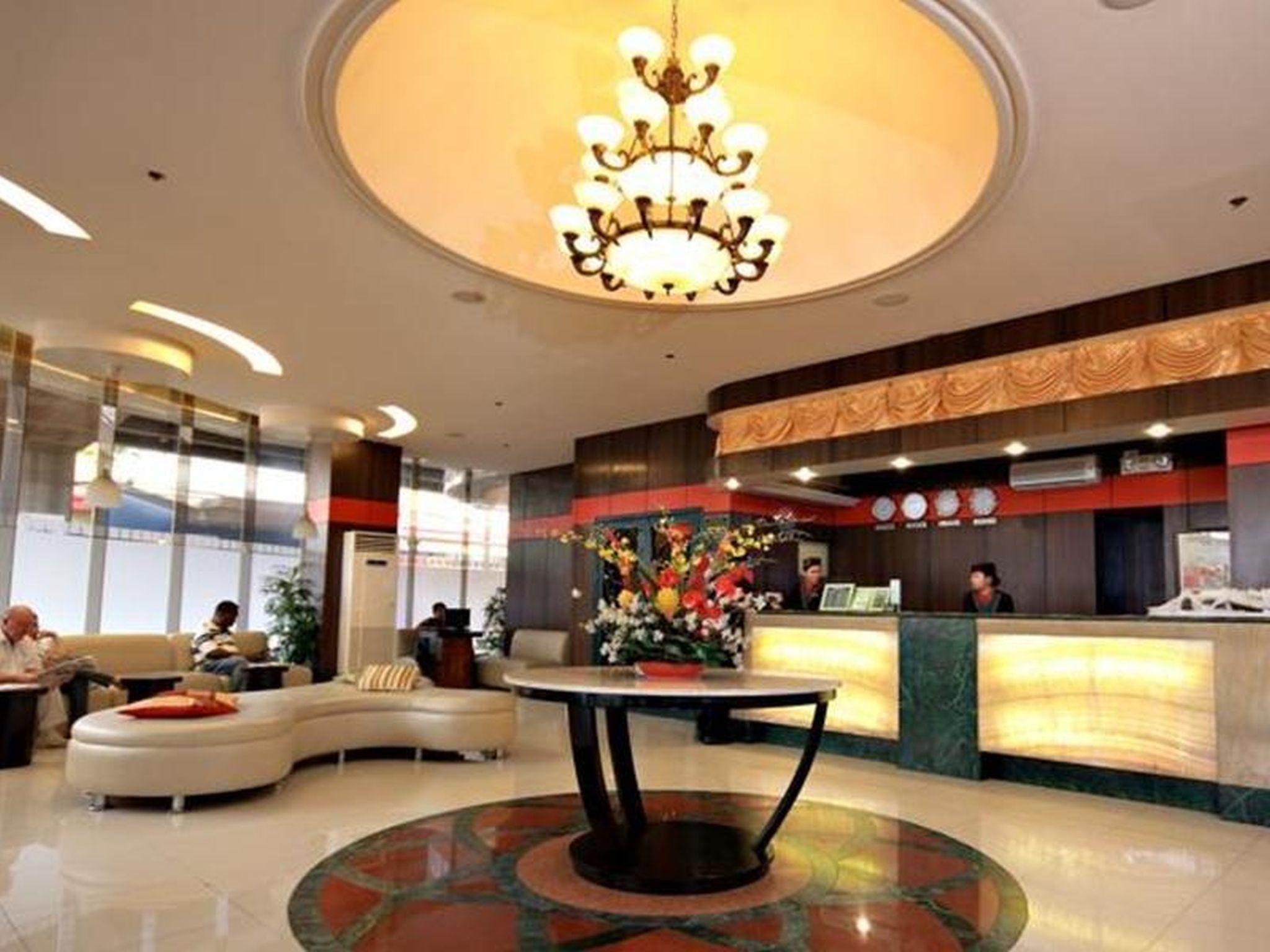 Eurotel Makati Makati City Bagian luar foto