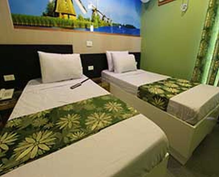 Eurotel Makati Makati City Bagian luar foto