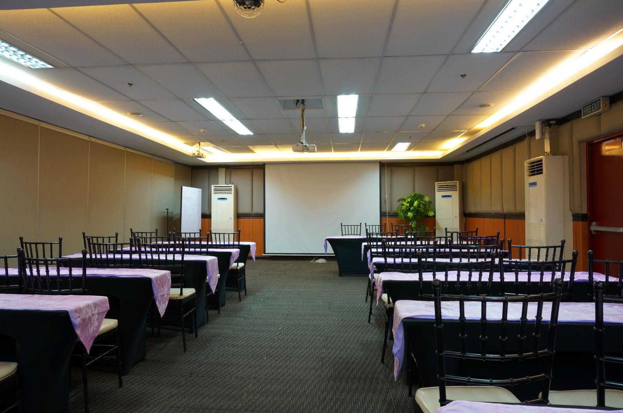 Eurotel Makati Makati City Bagian luar foto